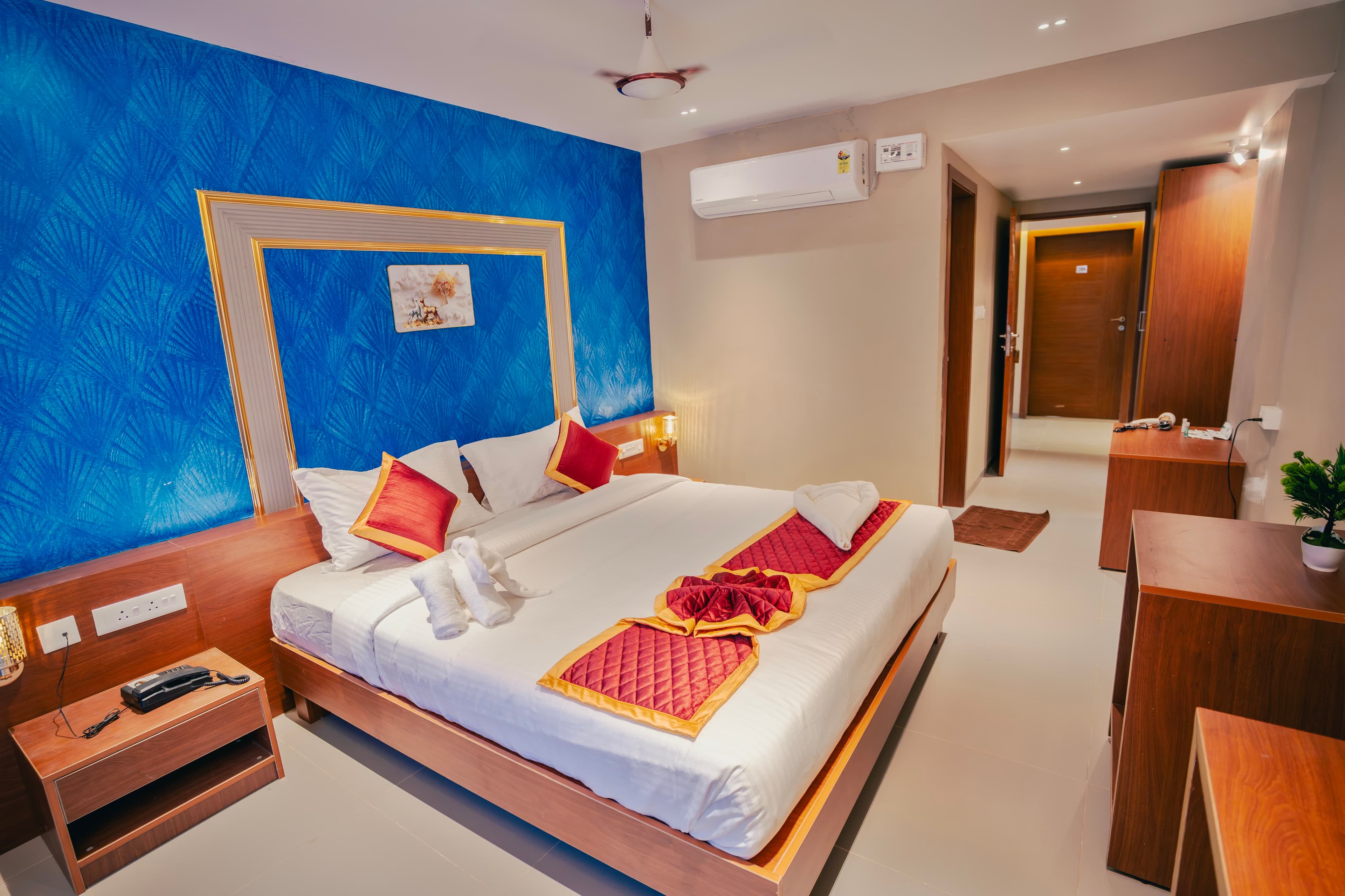 Manis Grand Room 002-1